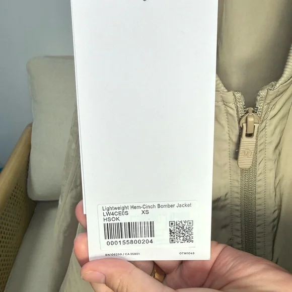 NWT Lululemon Lightweight Hem-Cinch Bomber Jacket Size XS - Picture 8 of 10